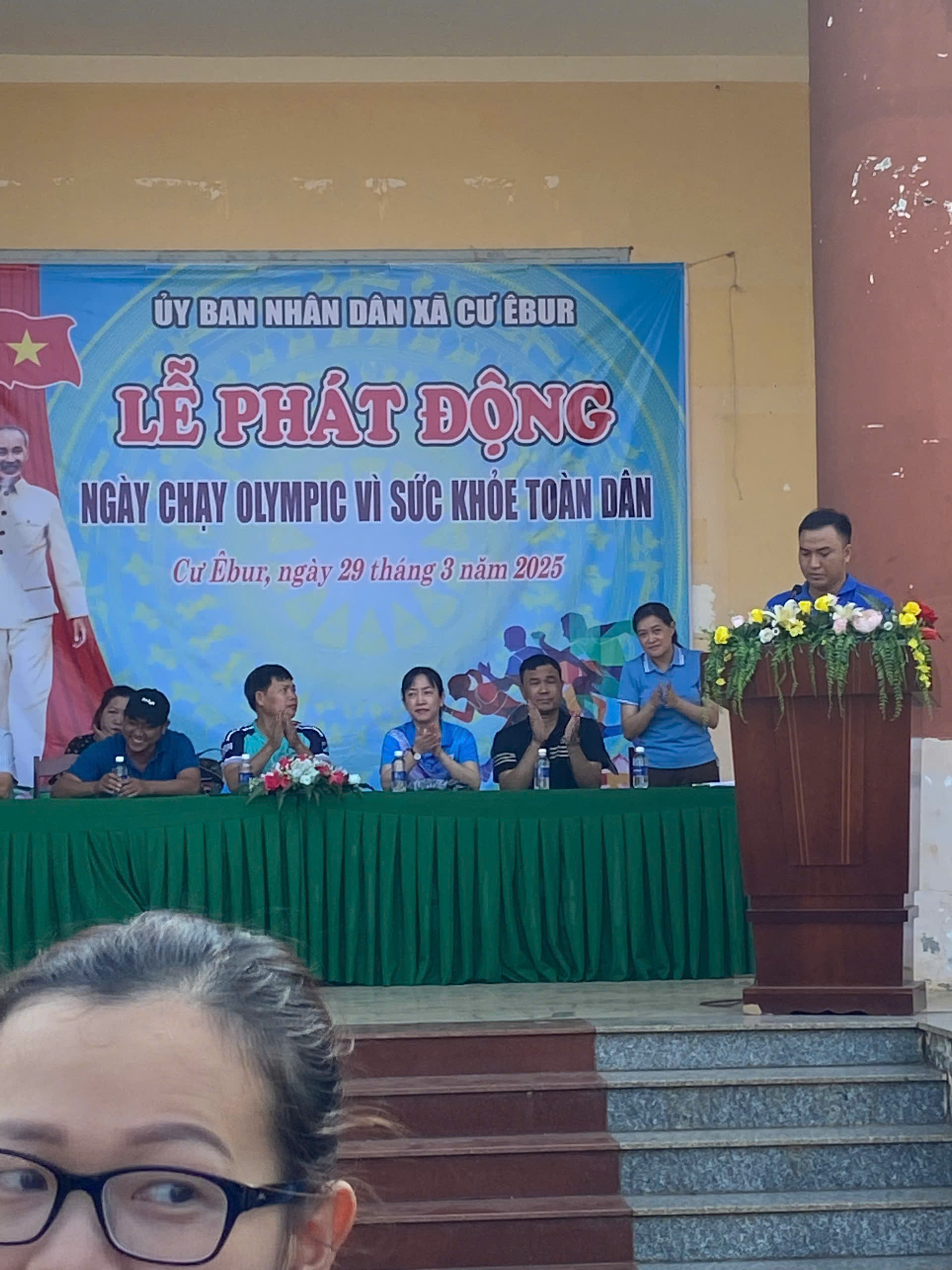 Sôi nổi ngày chạy Olympic vì sức khỏe toàn dân năm 2025 trên địa bàn xã Cư Êbur